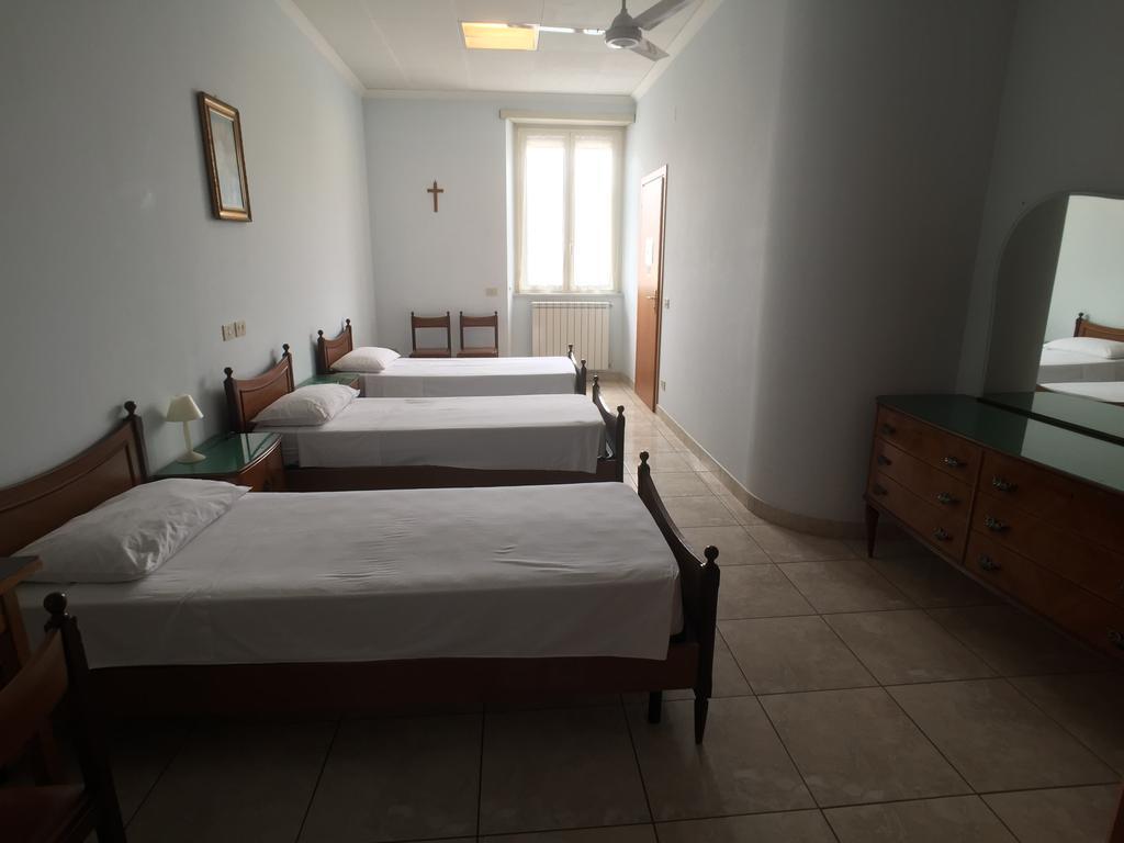 Casa Religiosa Per Ferie Ancelle Del Santuario 호텔 로마 외부 사진
