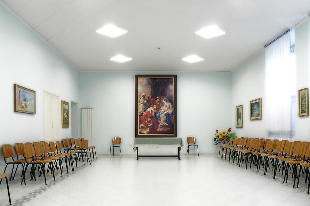 Casa Religiosa Per Ferie Ancelle Del Santuario 호텔 로마 외부 사진